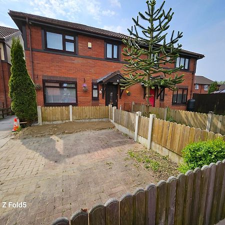 Brigstock Holidays House Manchester Dış mekan fotoğraf