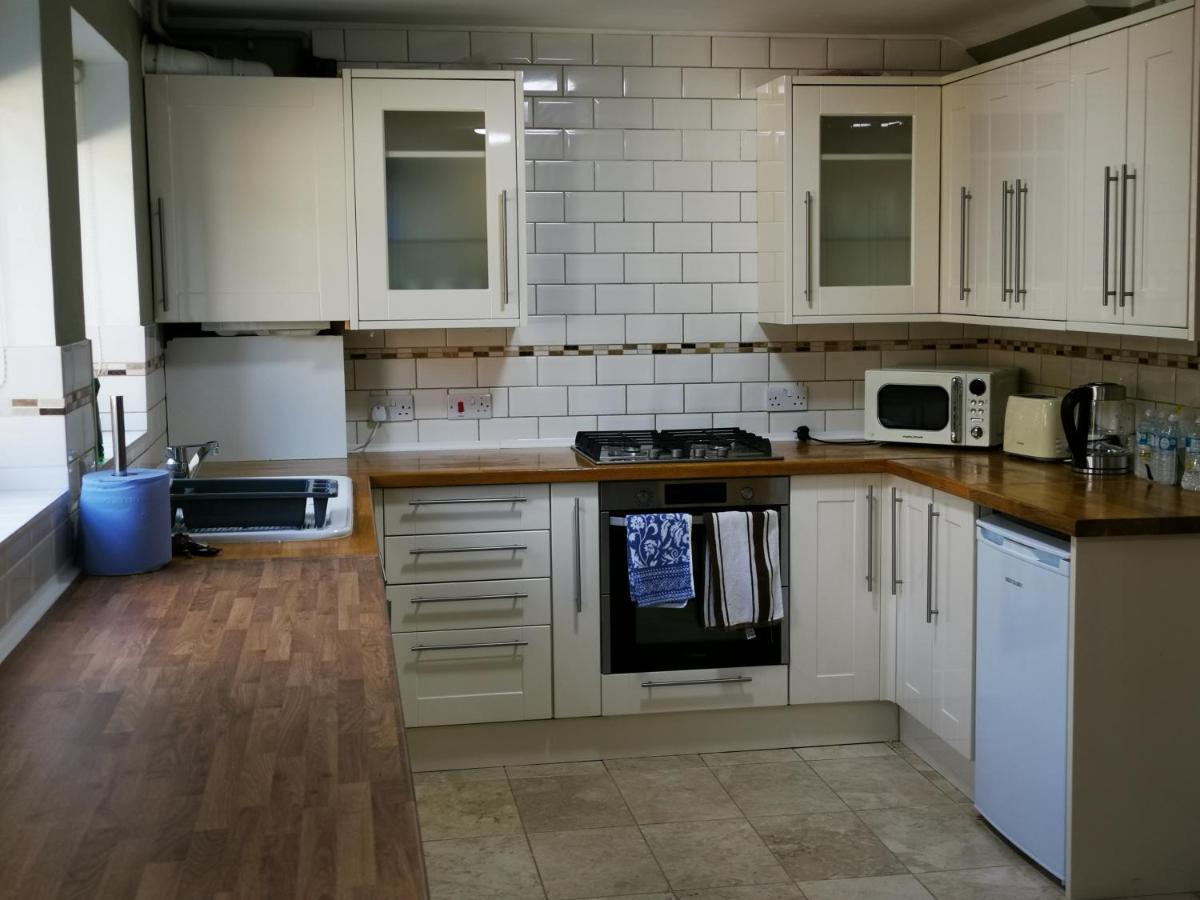 Brigstock Holidays House Manchester Dış mekan fotoğraf