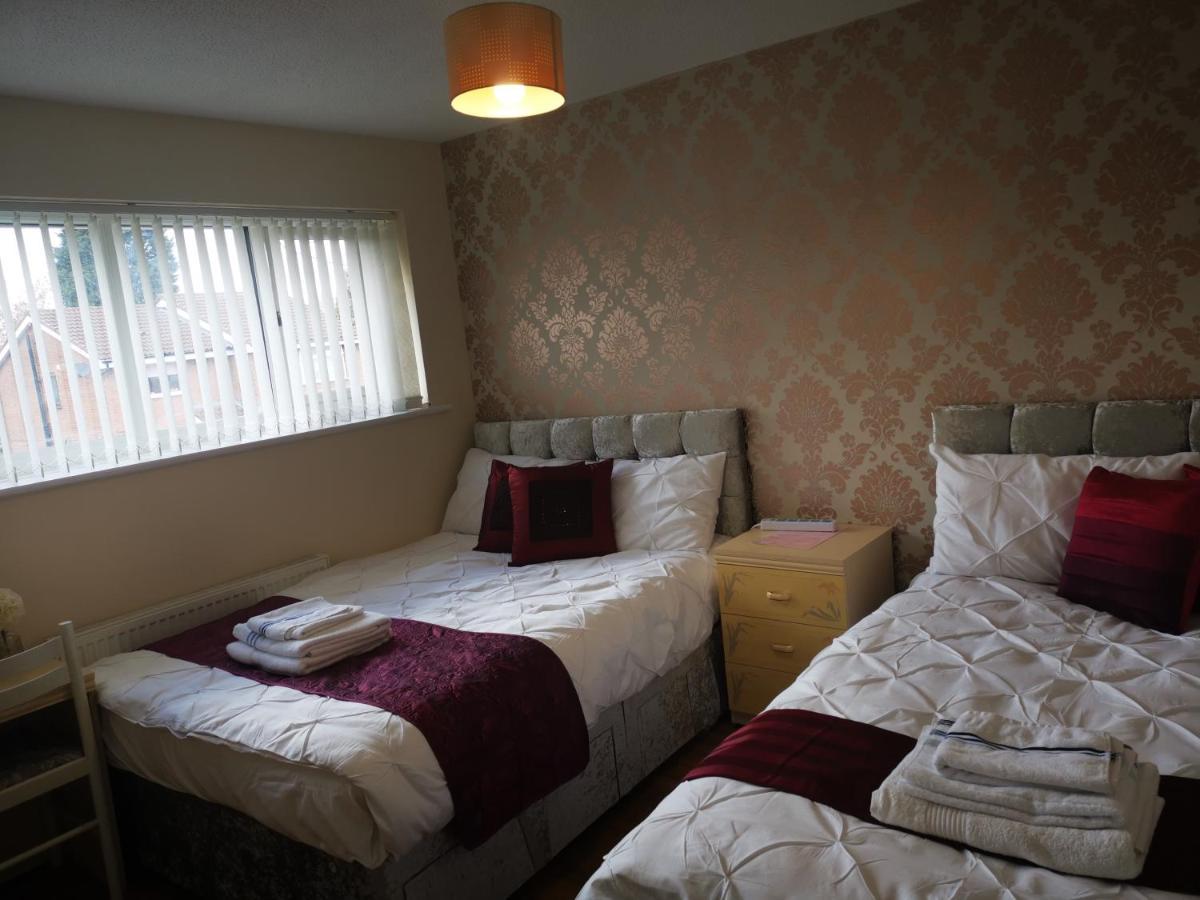 Brigstock Holidays House Manchester Dış mekan fotoğraf
