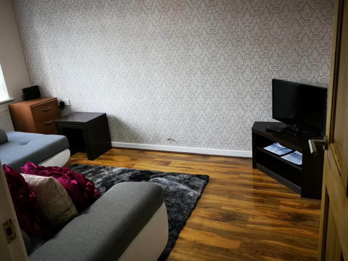 Brigstock Holidays House Manchester Dış mekan fotoğraf