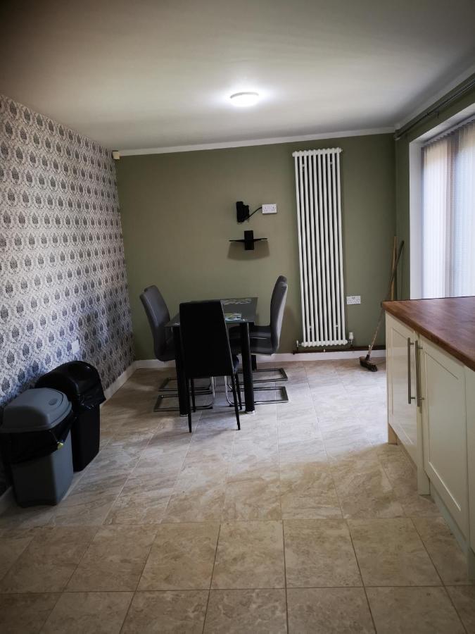 Brigstock Holidays House Manchester Dış mekan fotoğraf