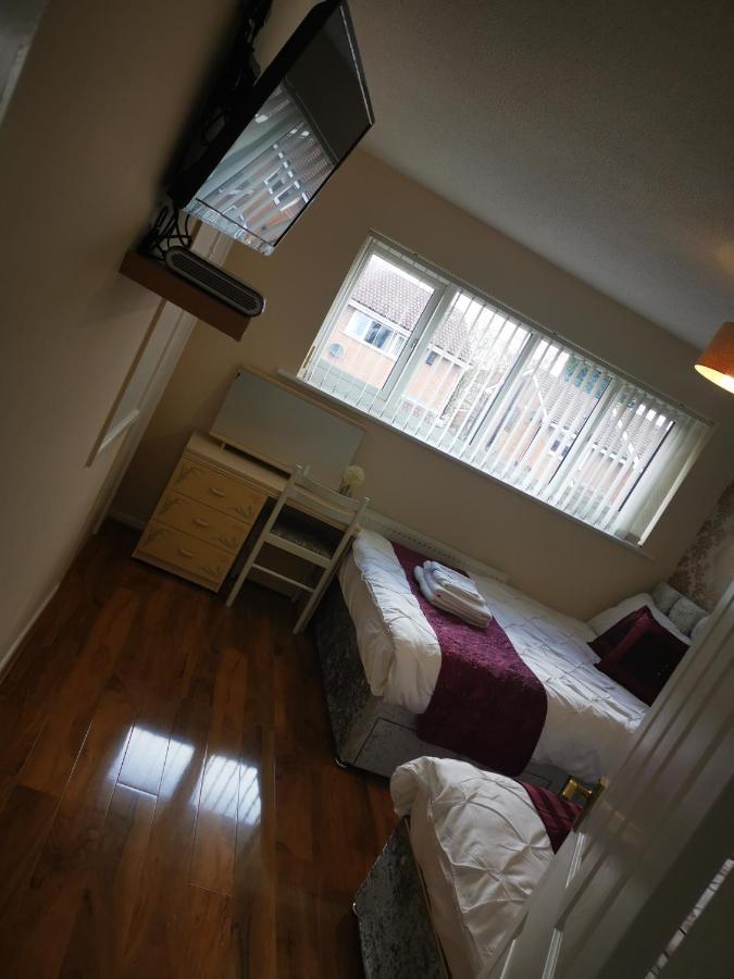 Brigstock Holidays House Manchester Dış mekan fotoğraf