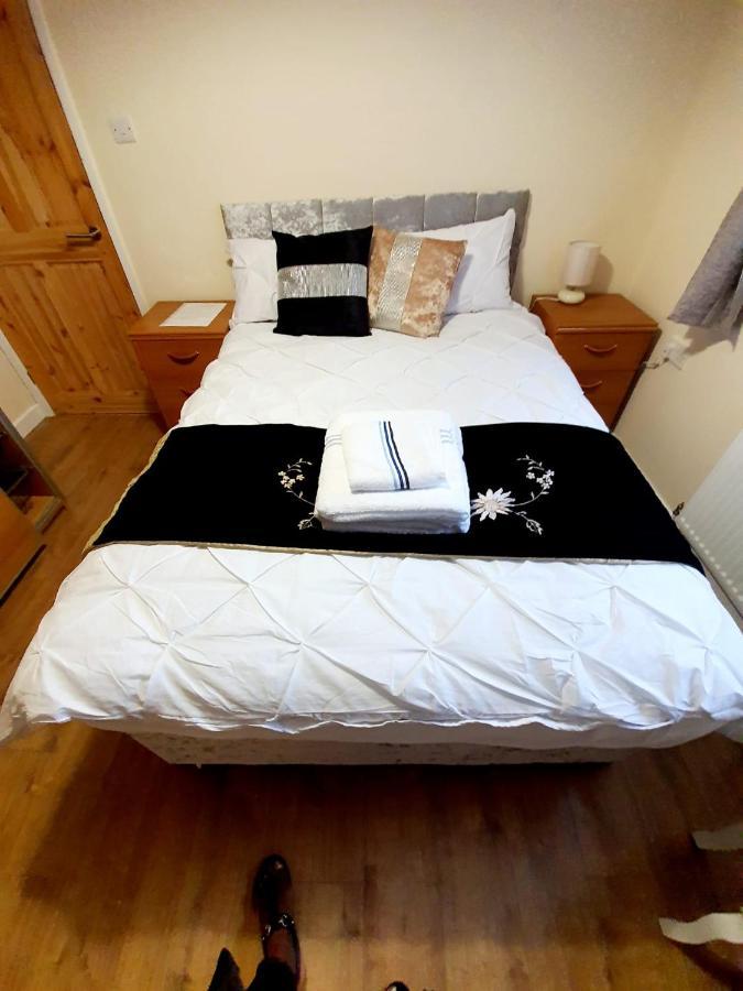 Brigstock Holidays House Manchester Dış mekan fotoğraf