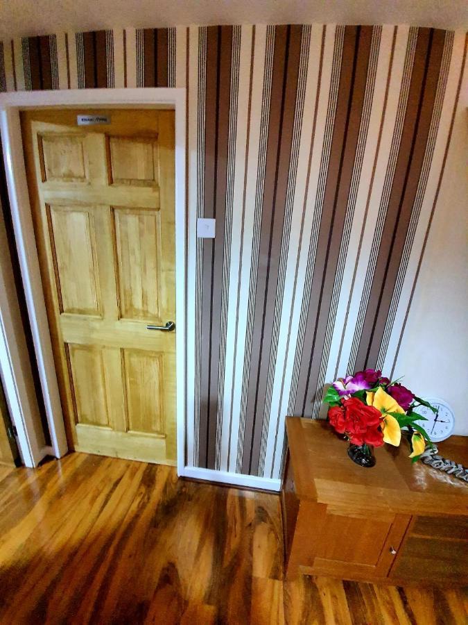 Brigstock Holidays House Manchester Dış mekan fotoğraf