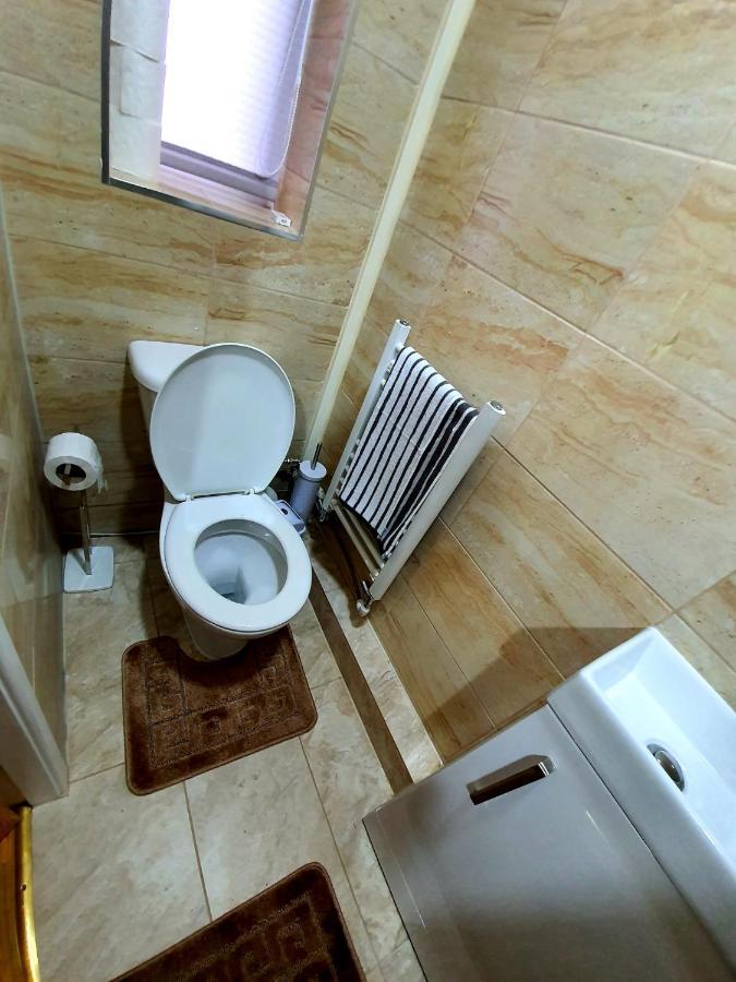 Brigstock Holidays House Manchester Dış mekan fotoğraf