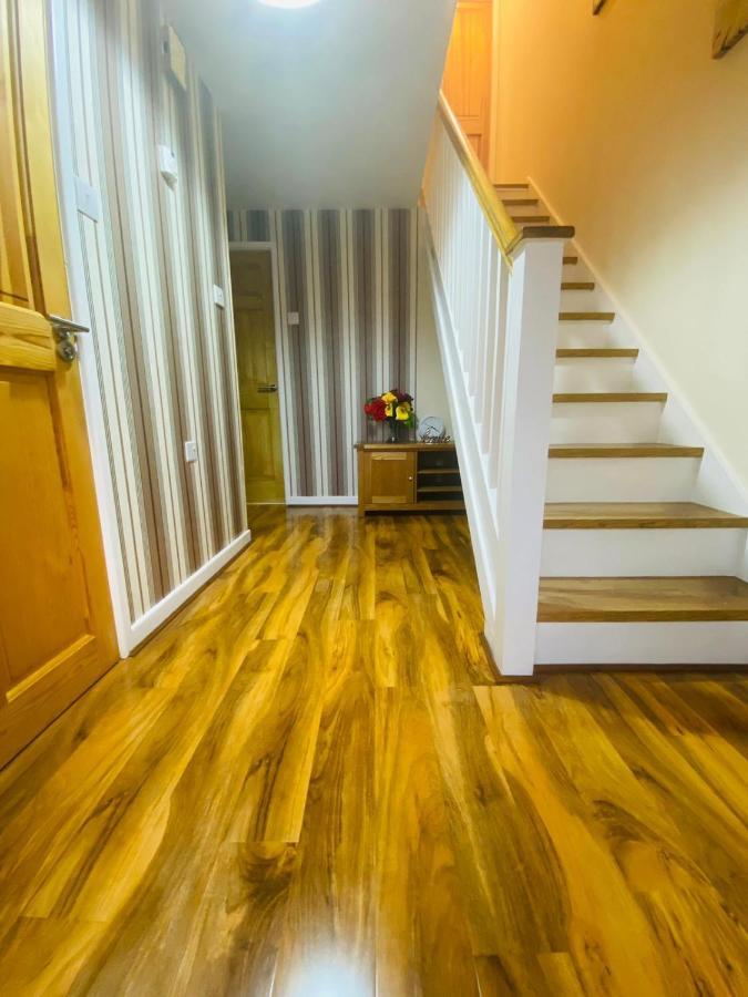 Brigstock Holidays House Manchester Dış mekan fotoğraf